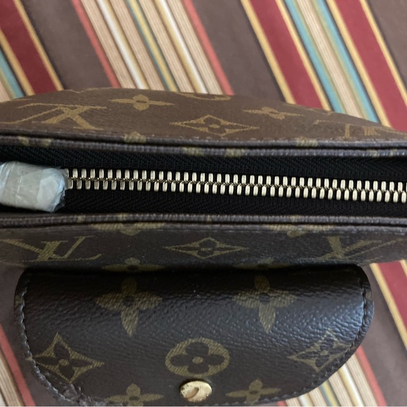 Louis Vuitton Monogram Partition Wristlet/Clutch - Picture 11 of 16